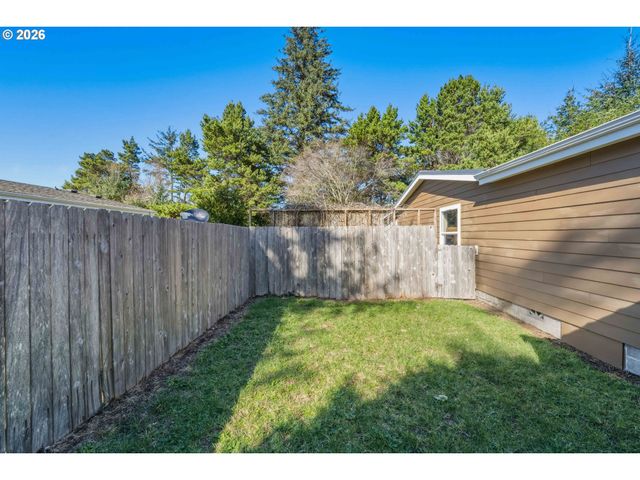 1030 JUNE Ave, Bandon, OR 97411