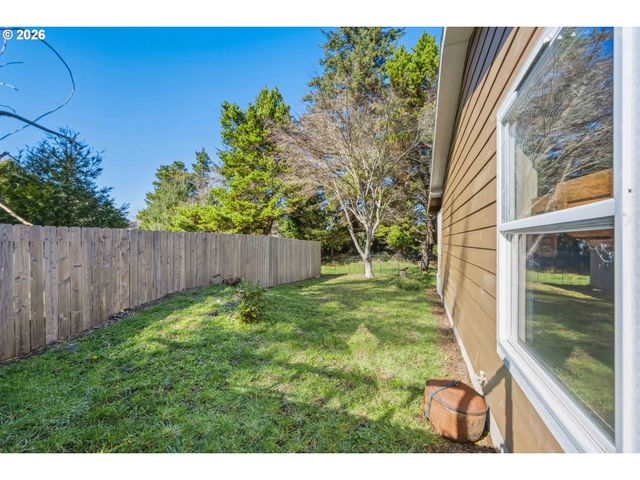 1030 JUNE Ave, Bandon, OR 97411