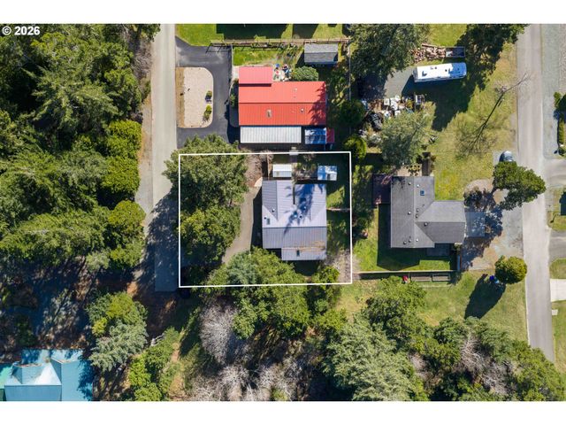 1030 JUNE Ave, Bandon, OR 97411