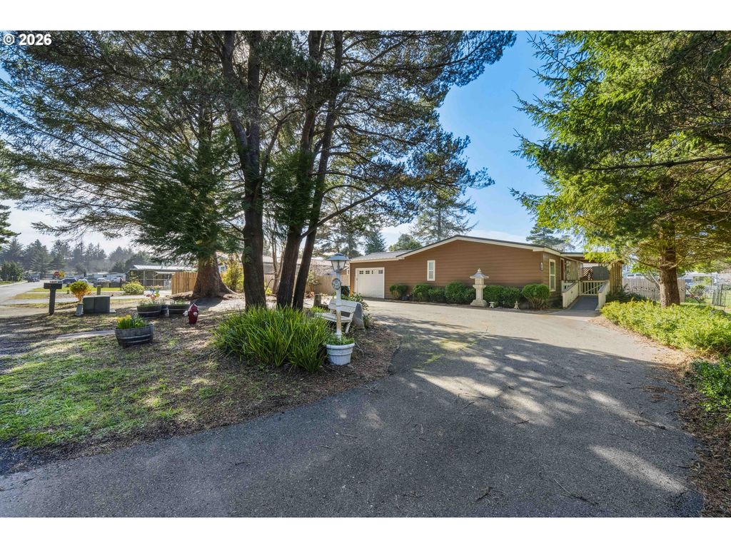 1030 JUNE Ave, Bandon, OR 97411