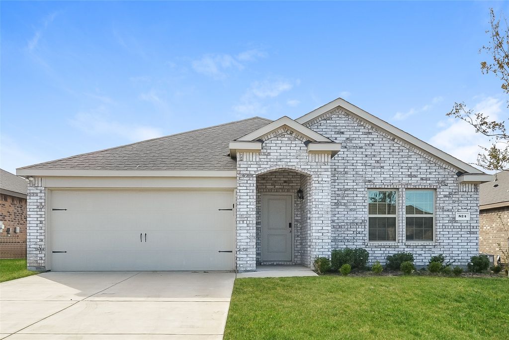 824 English Drive, Aubrey, TX 76227