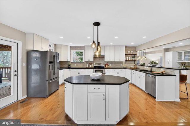 2295 SHAWN CT, Dunn Loring, VA 22027