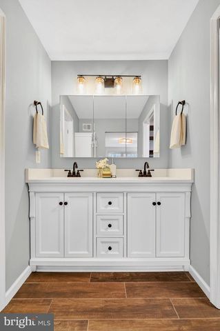 2295 SHAWN CT, Dunn Loring, VA 22027