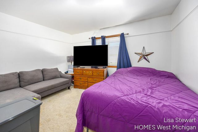 5951 Leisure South Drive SE, Grand Rapids, MI 49548