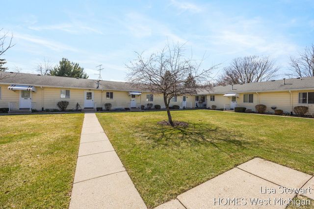 5951 Leisure South Drive SE, Grand Rapids, MI 49548