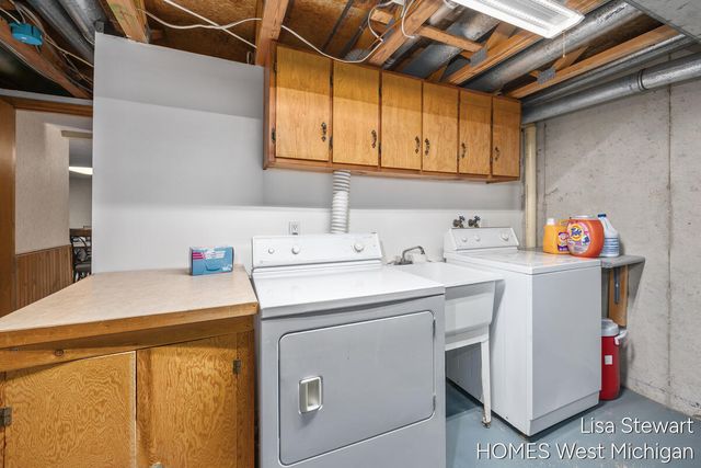 5951 Leisure South Drive SE, Grand Rapids, MI 49548