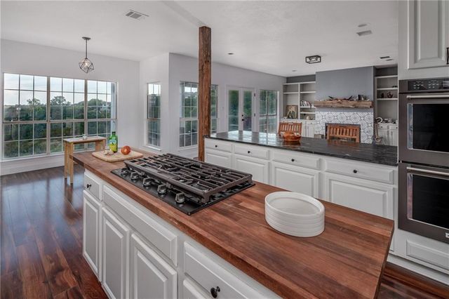 1306 Arronimink CIR, Austin, TX 78746