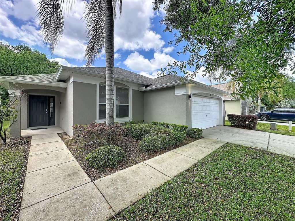 Image 2 of property listing at 2814 KOKOMO LOOP, Haines City, FL 33844