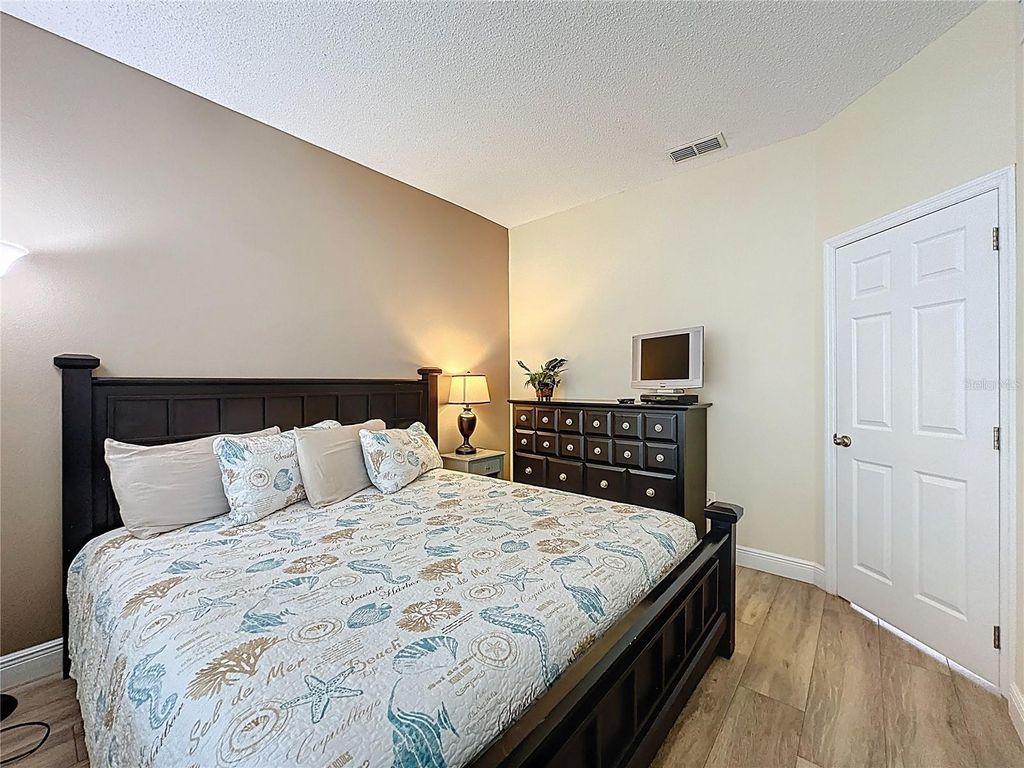 Image 29 of property listing at 2814 KOKOMO LOOP, Haines City, FL 33844