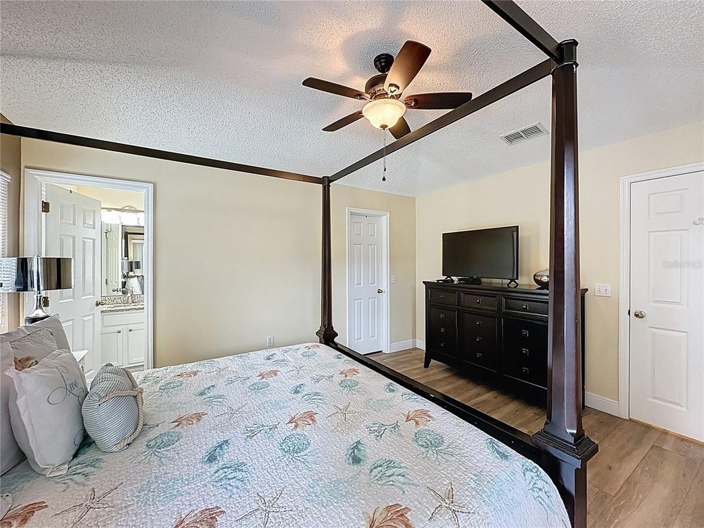 Image 39 of property listing at 2814 KOKOMO LOOP, Haines City, FL 33844