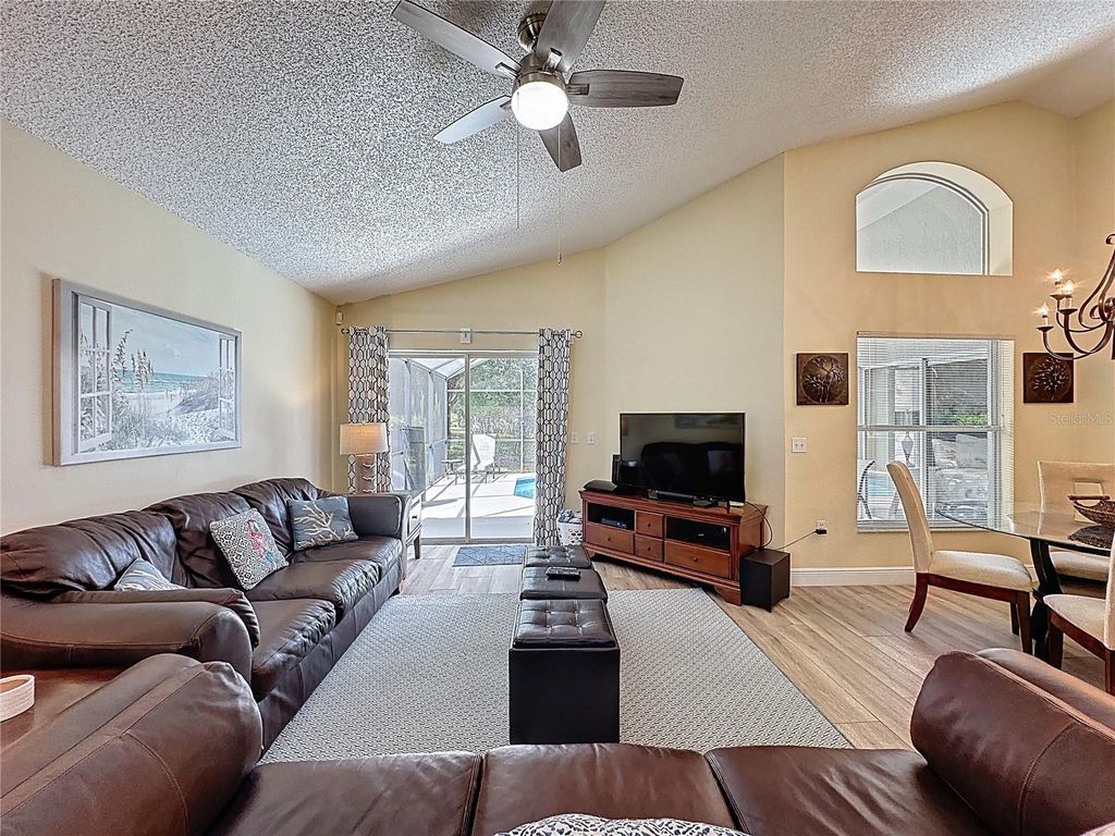 Image 9 of property listing at 2814 KOKOMO LOOP, Haines City, FL 33844