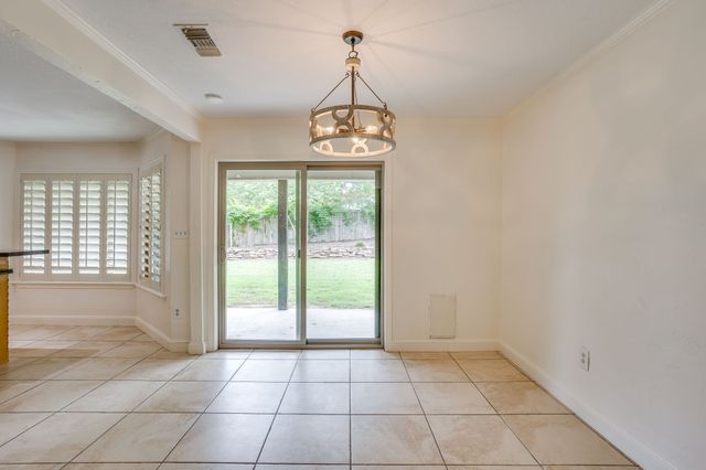 104 Wildwood Court, Azle, TX 76020