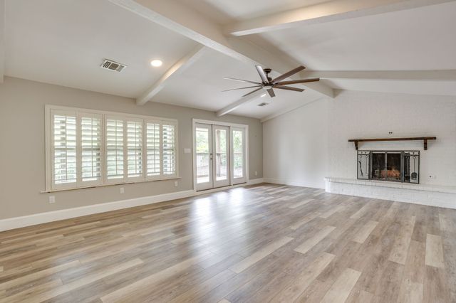 104 Wildwood Court, Azle, TX 76020