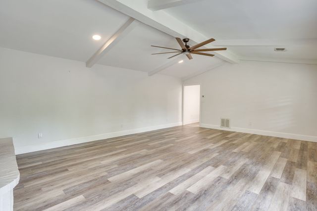 104 Wildwood Court, Azle, TX 76020