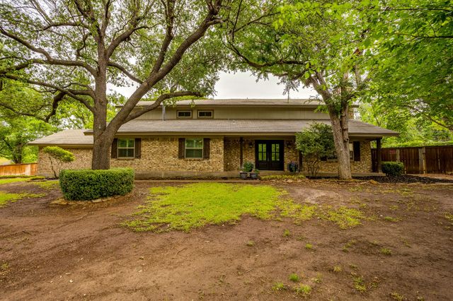 104 Wildwood Court, Azle, TX 76020