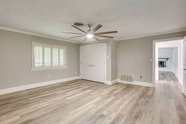 104 Wildwood Court, Azle, TX 76020