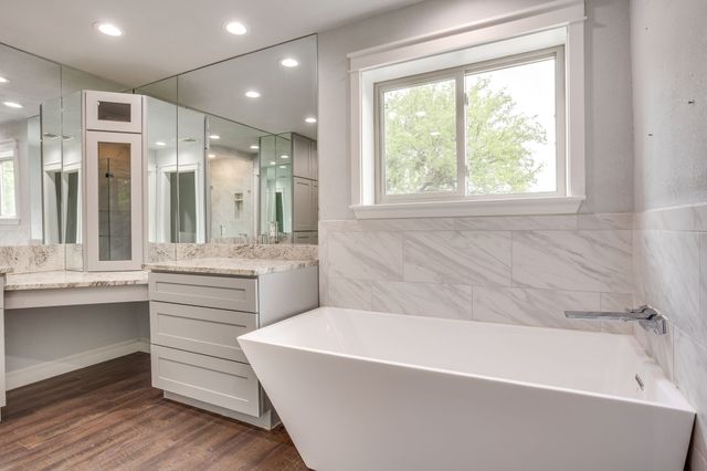 104 Wildwood Court, Azle, TX 76020