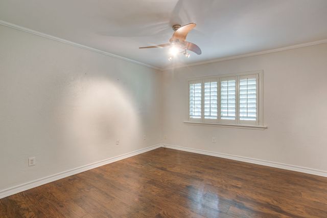 104 Wildwood Court, Azle, TX 76020