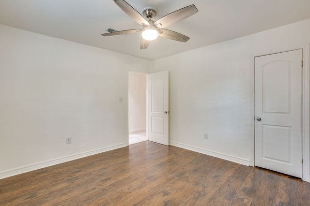 104 Wildwood Court, Azle, TX 76020