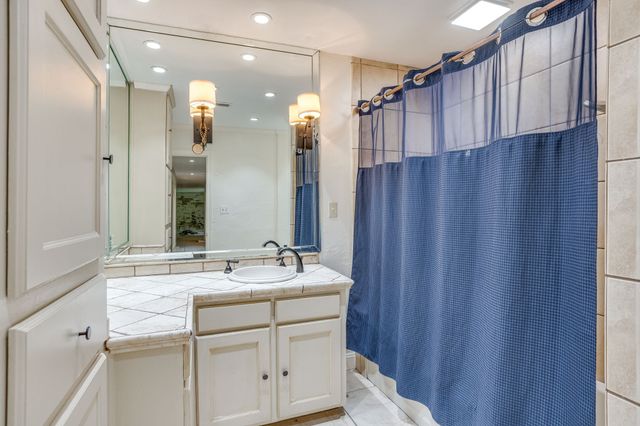 104 Wildwood Court, Azle, TX 76020