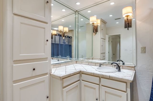 104 Wildwood Court, Azle, TX 76020