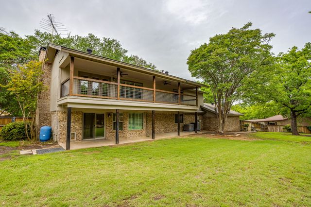 104 Wildwood Court, Azle, TX 76020