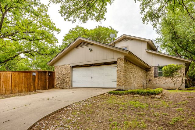 104 Wildwood Court, Azle, TX 76020