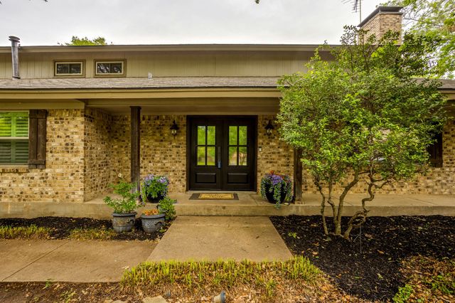 104 Wildwood Court, Azle, TX 76020