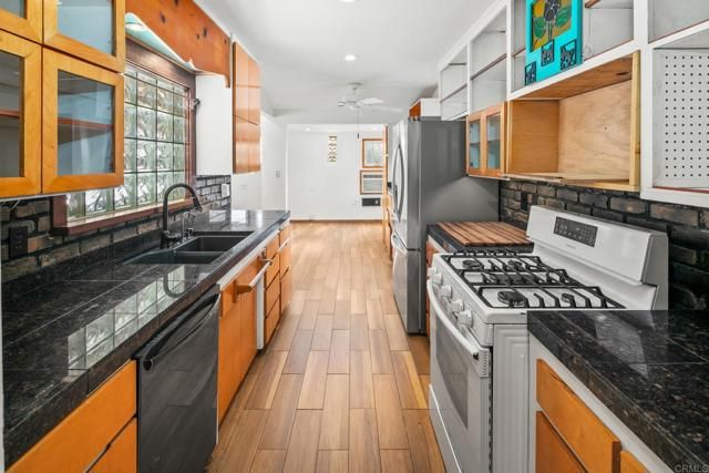 4674 Mount Laudo Drive, San Diego, CA 92117