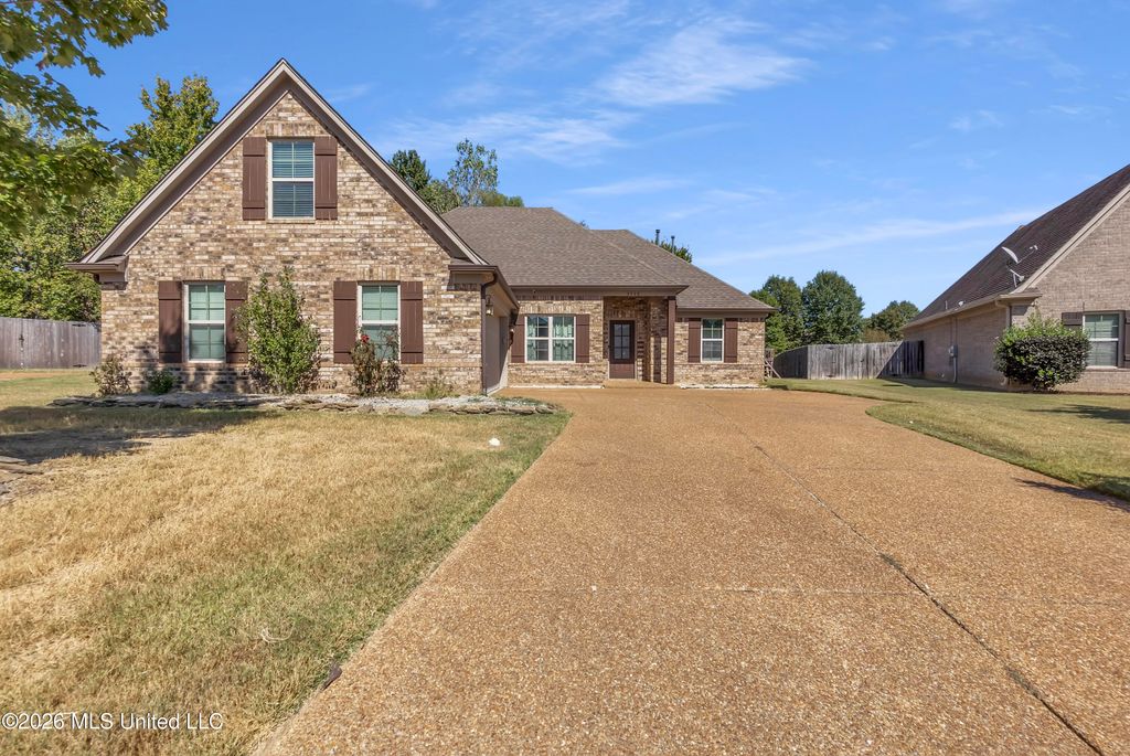 3530 Champion Hills Drive, Southaven, MS 38672 — exterior