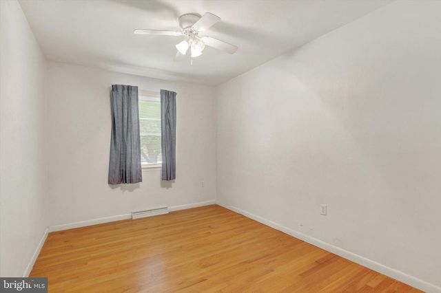 5627 BLUE HILL RD, Glenville, PA 17329