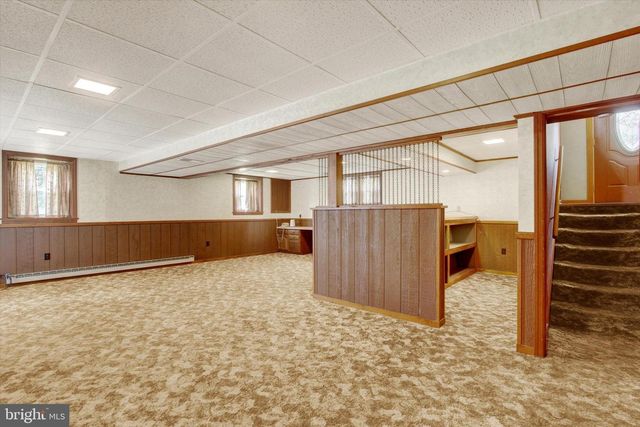 5627 BLUE HILL RD, Glenville, PA 17329