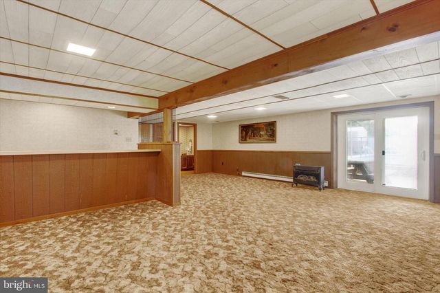 5627 BLUE HILL RD, Glenville, PA 17329