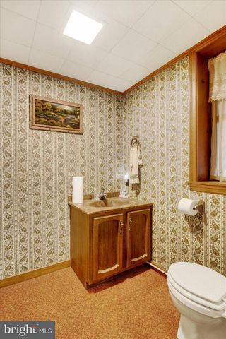 5627 BLUE HILL RD, Glenville, PA 17329