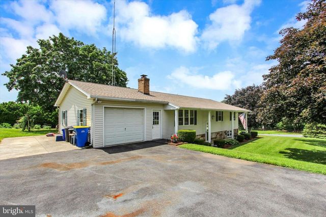5627 BLUE HILL RD, Glenville, PA 17329