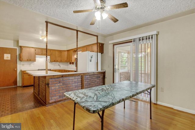5627 BLUE HILL RD, Glenville, PA 17329