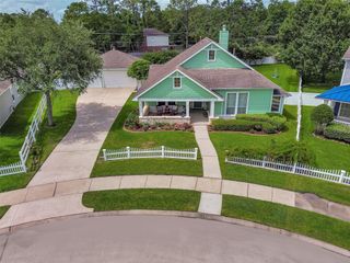 73 Borondo Reach, Tiki Island, TX 77568