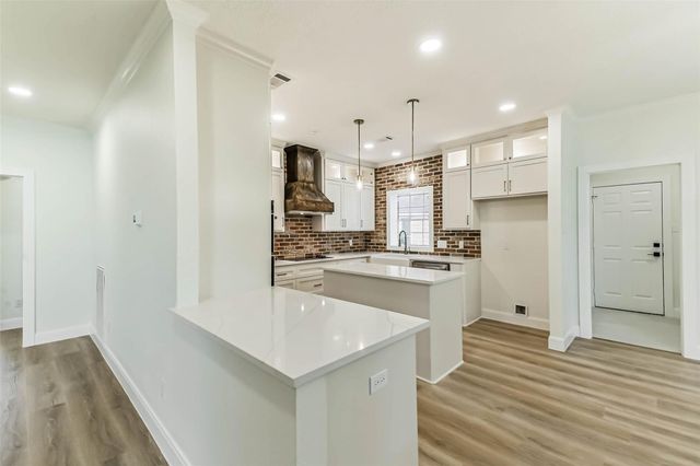103 Forest Court, Conroe, TX 77356