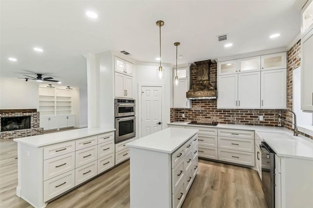 103 Forest Court, Conroe, TX 77356