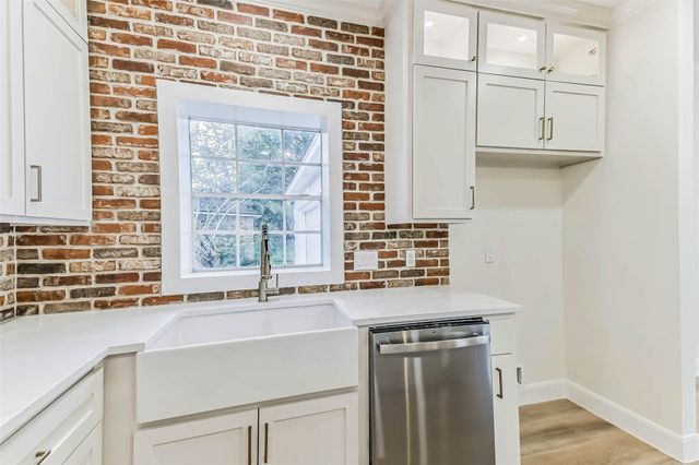 103 Forest Court, Conroe, TX 77356
