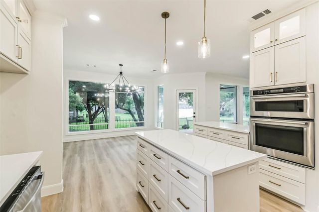 103 Forest Court, Conroe, TX 77356