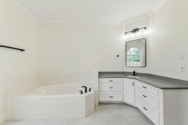 103 Forest Court, Conroe, TX 77356