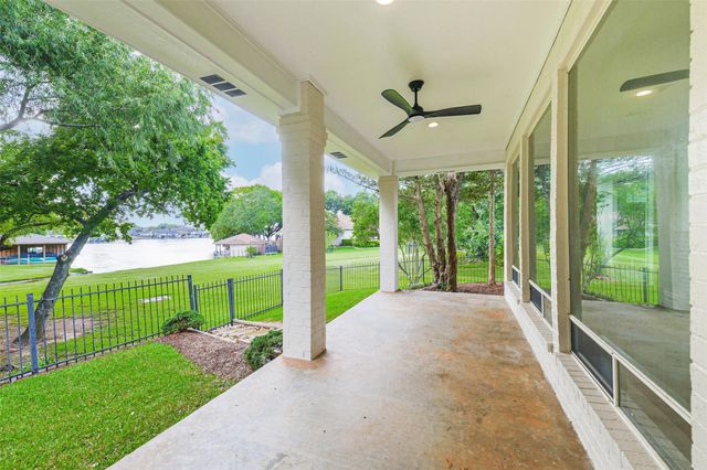103 Forest Court, Conroe, TX 77356