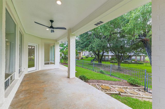 103 Forest Court, Conroe, TX 77356
