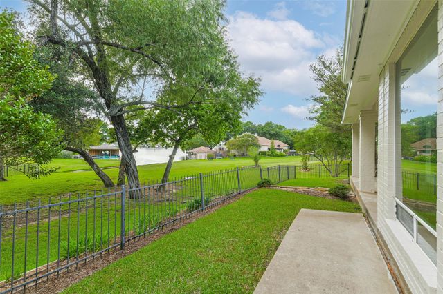 103 Forest Court, Conroe, TX 77356