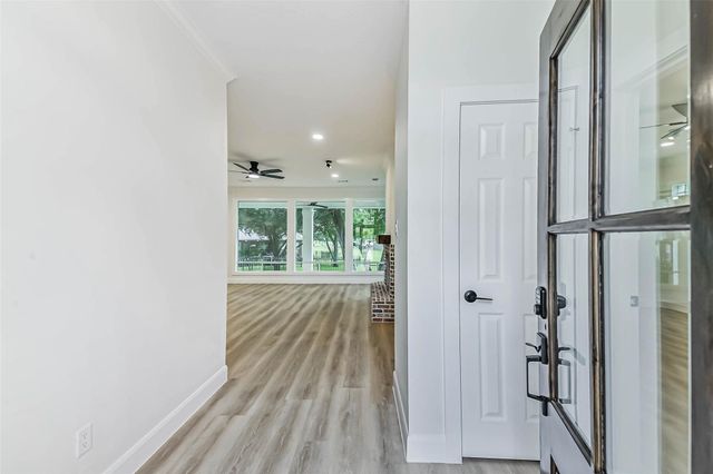 103 Forest Court, Conroe, TX 77356