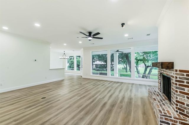 103 Forest Court, Conroe, TX 77356