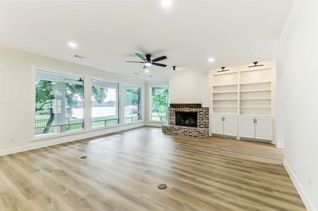 103 Forest Court, Conroe, TX 77356