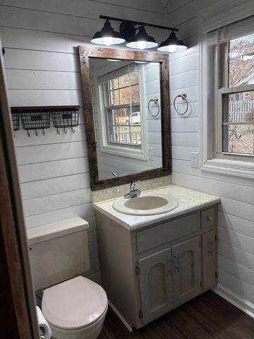 806 Sharon Cir, Lawrenceburg, TN 38464