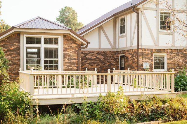 806 Sharon Cir, Lawrenceburg, TN 38464